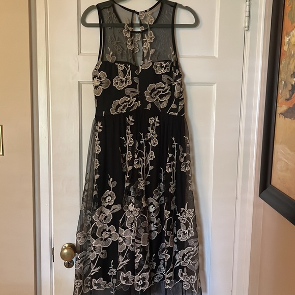 Evening dress - Picture 4 of 7